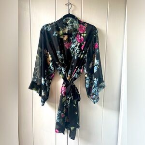 Rachel Zoe Kimono. One size fits all.